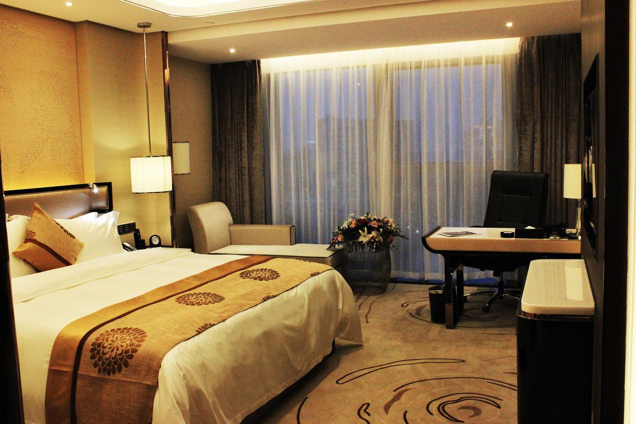 Wuhan Youyi International Hotel Zewnętrze zdjęcie